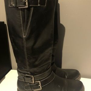 Natural soul/ tall black leather boots/9